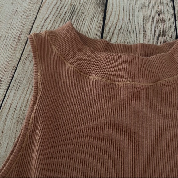 Skims Mock Neck Ribbed Tank - Picture 3 of 6